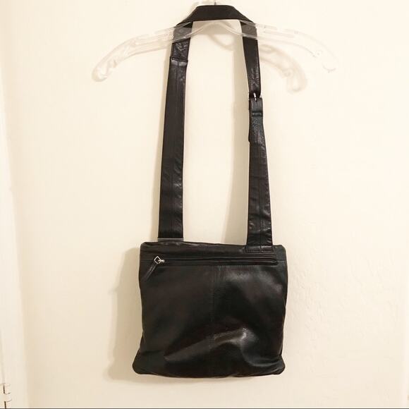 VOI Crossbody Bag Soft Leather - Picture 2 of 11